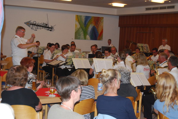 Dirigent als Kreuzfahrt-Kapitän